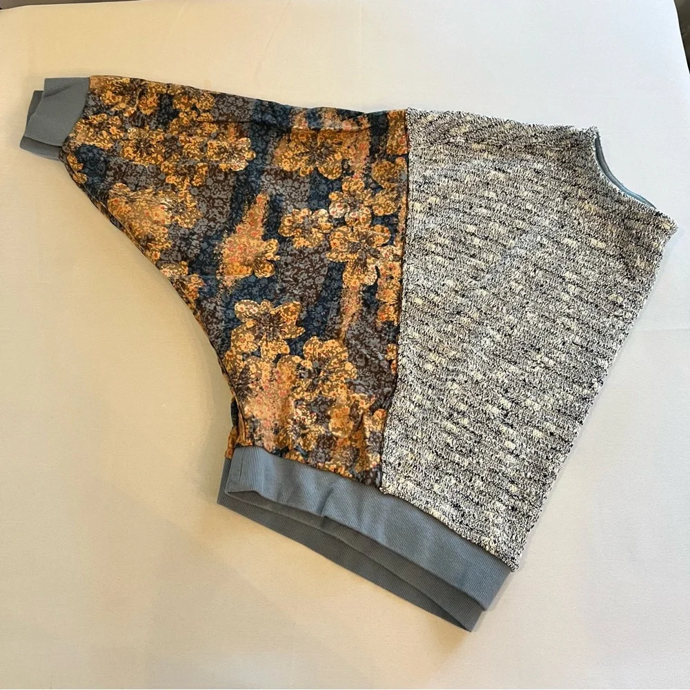 Saturday Sunday Crew Neck Cropped Sweater with Floral Patterned Sleeves, Size L - Picture 4 of 6